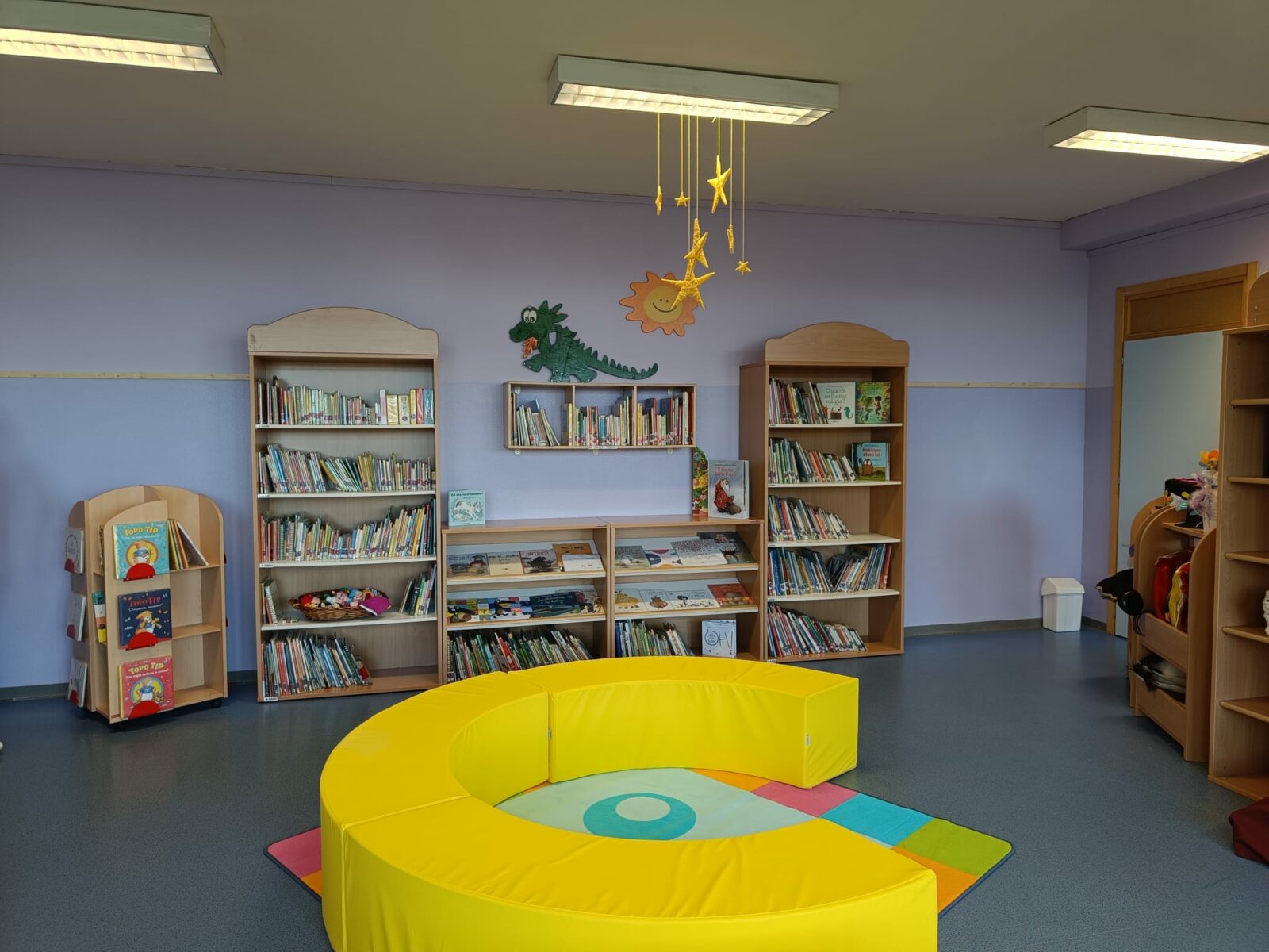 seduta circolare divani